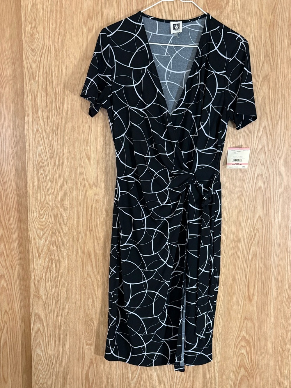 NWT Anne Klein Black and White Geometric Midi Wrap Dress